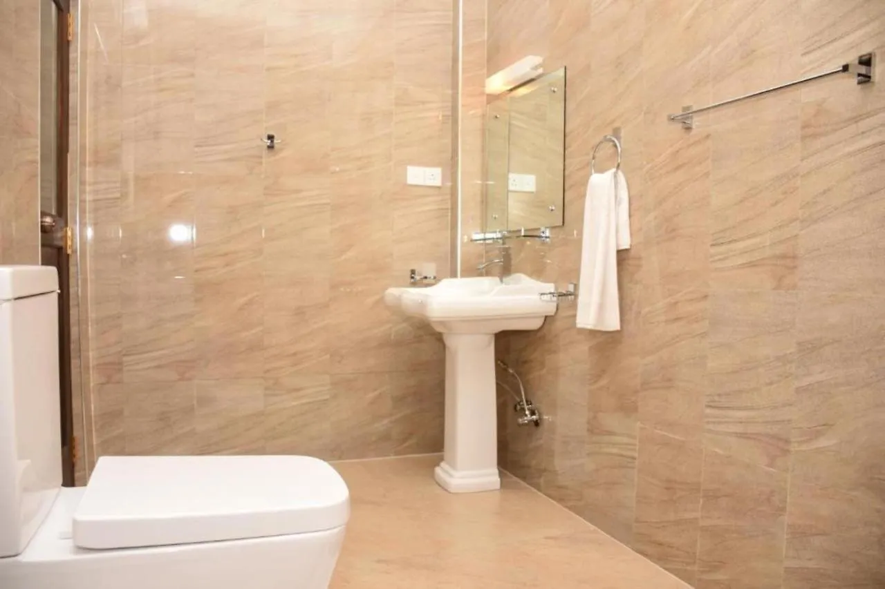 New Ocean Glory Hotel Negombo 3*,